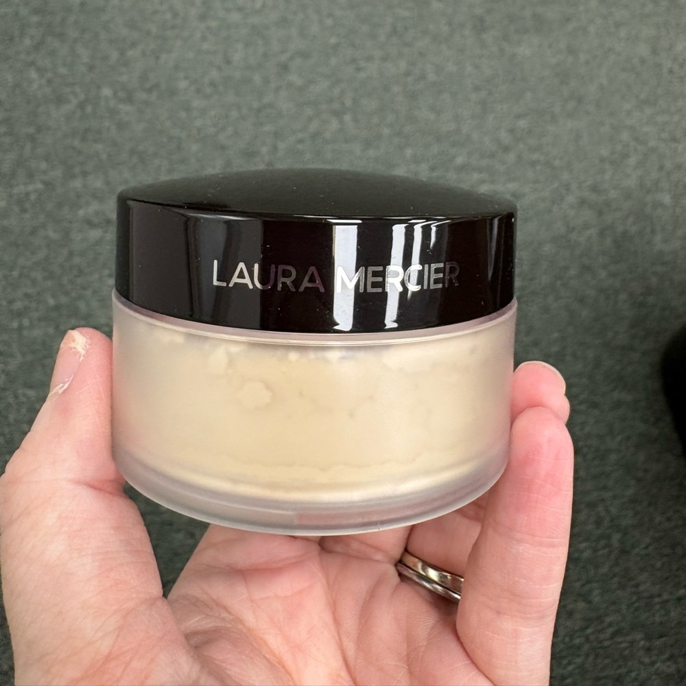 Laura Mercier Translucent Loose Setting Powder